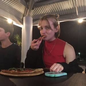 Meet your Posher, Emma